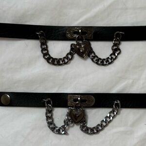 Goth inspired leatherchoker and bracelet set with Heart Chain Detail